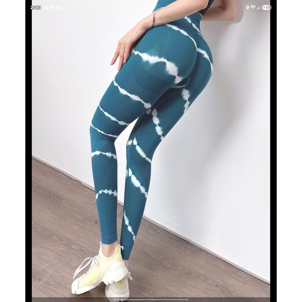 SilhLuxe Activewear Tie Dye Leggings Large
